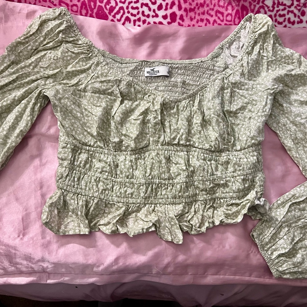 Green Puff Sleeve Ruffled Crop Blouse